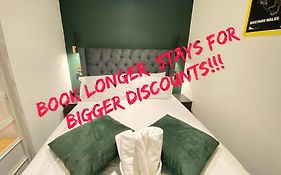 The Cwtch, Log Fire, Sleeps 6, Nr Zip World, Brecon And Bike Park Wales